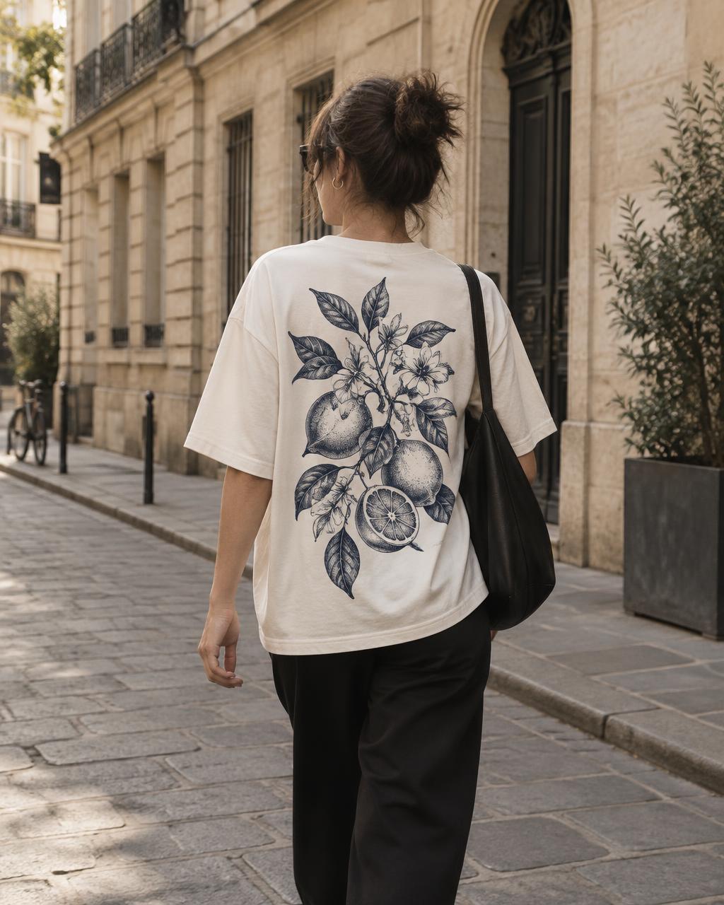 T-shirt graphique porté
